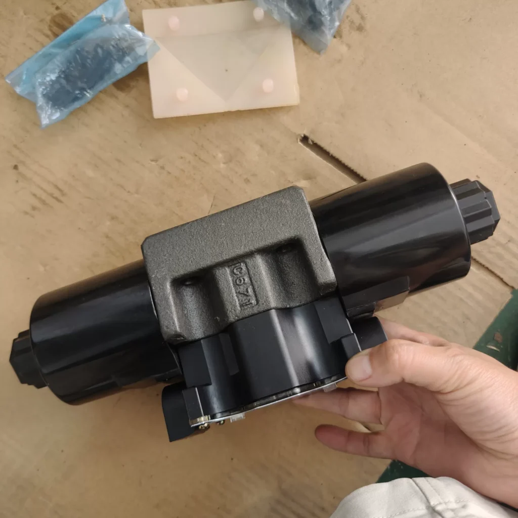 YUKEN Valve DSG-03-3C4-D24-5 thumbnail