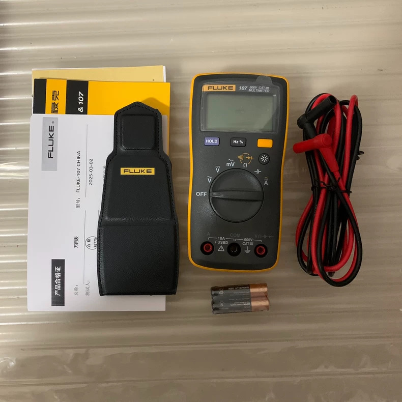 Fluke 107 Multimeter