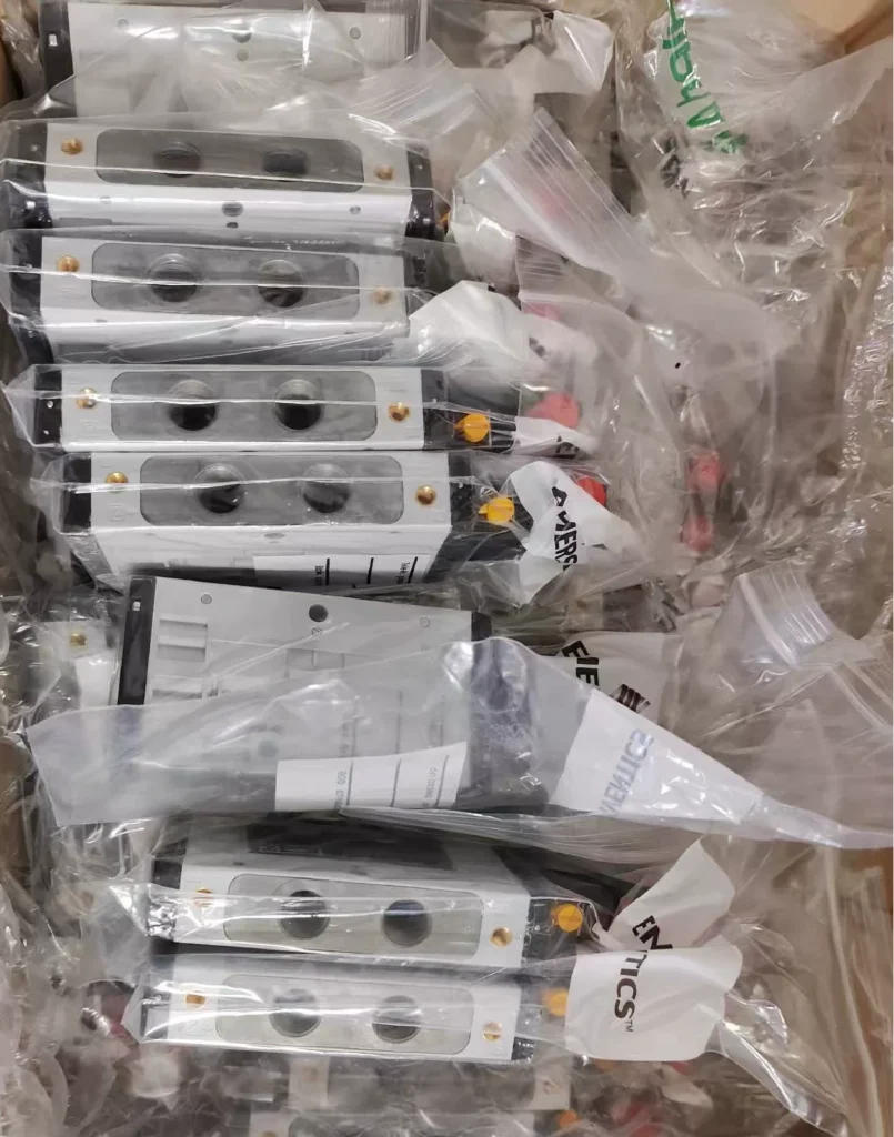 Aventics 5772070220 Pneumatic Valve thumbnail