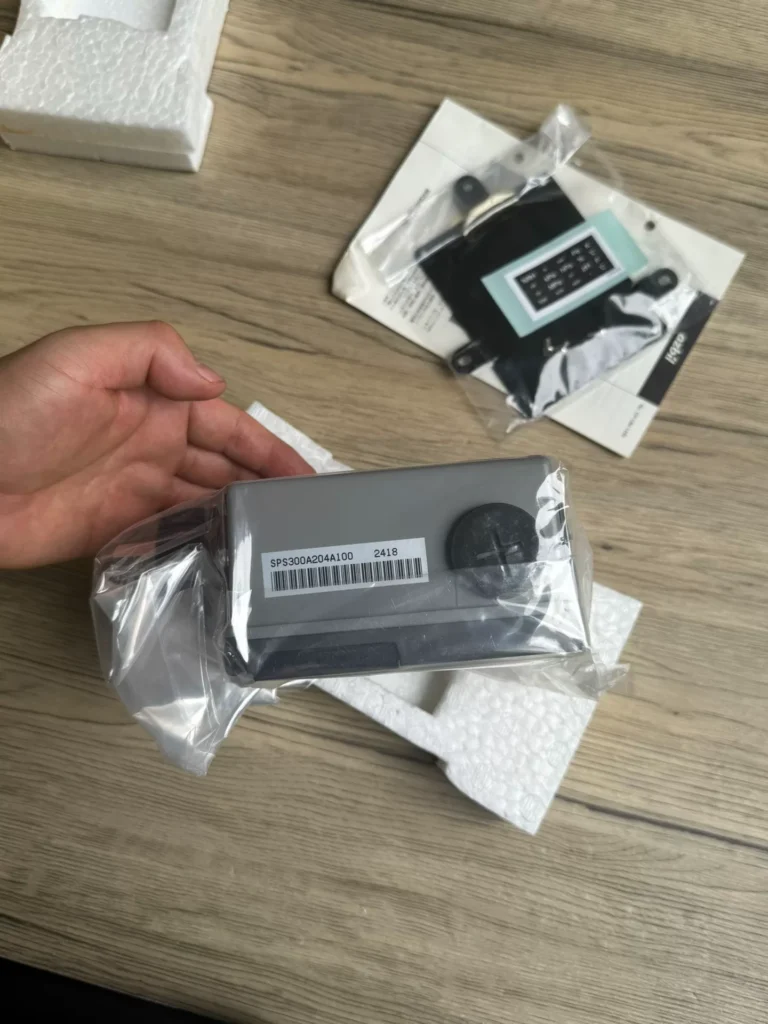 Azbil SPS300A204A100 Pressure Sensor thumbnail