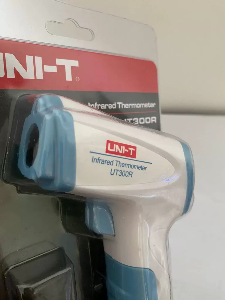 UNI-T UT300R Infrared Thermometer thumbnail