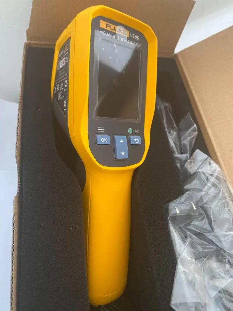 Fluke VT06 Visual IR Thermometer thumbnail