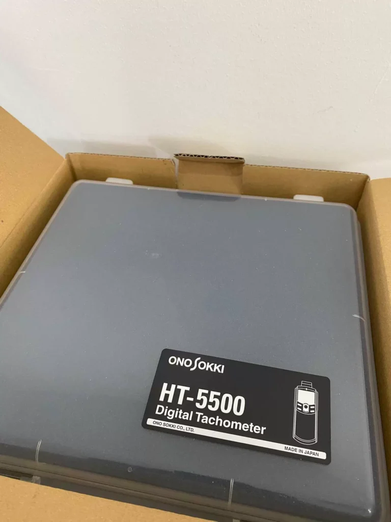 ONO SOKKI HT-5500 Digital Tachometer thumbnail