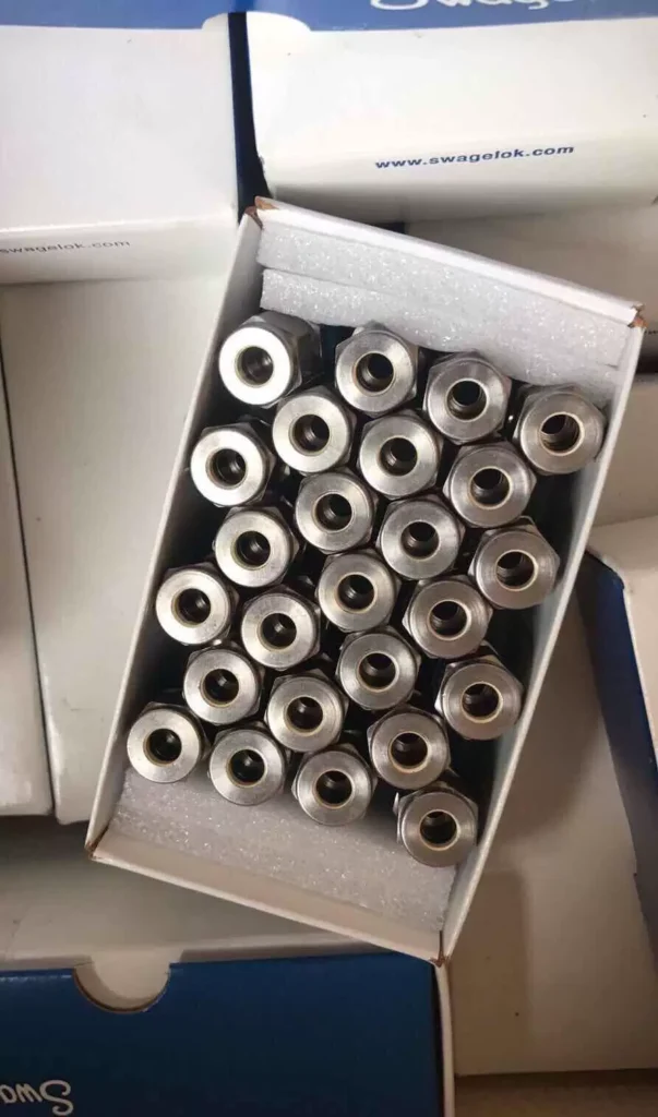 Swagelok SS-400-1-4 Male Connector