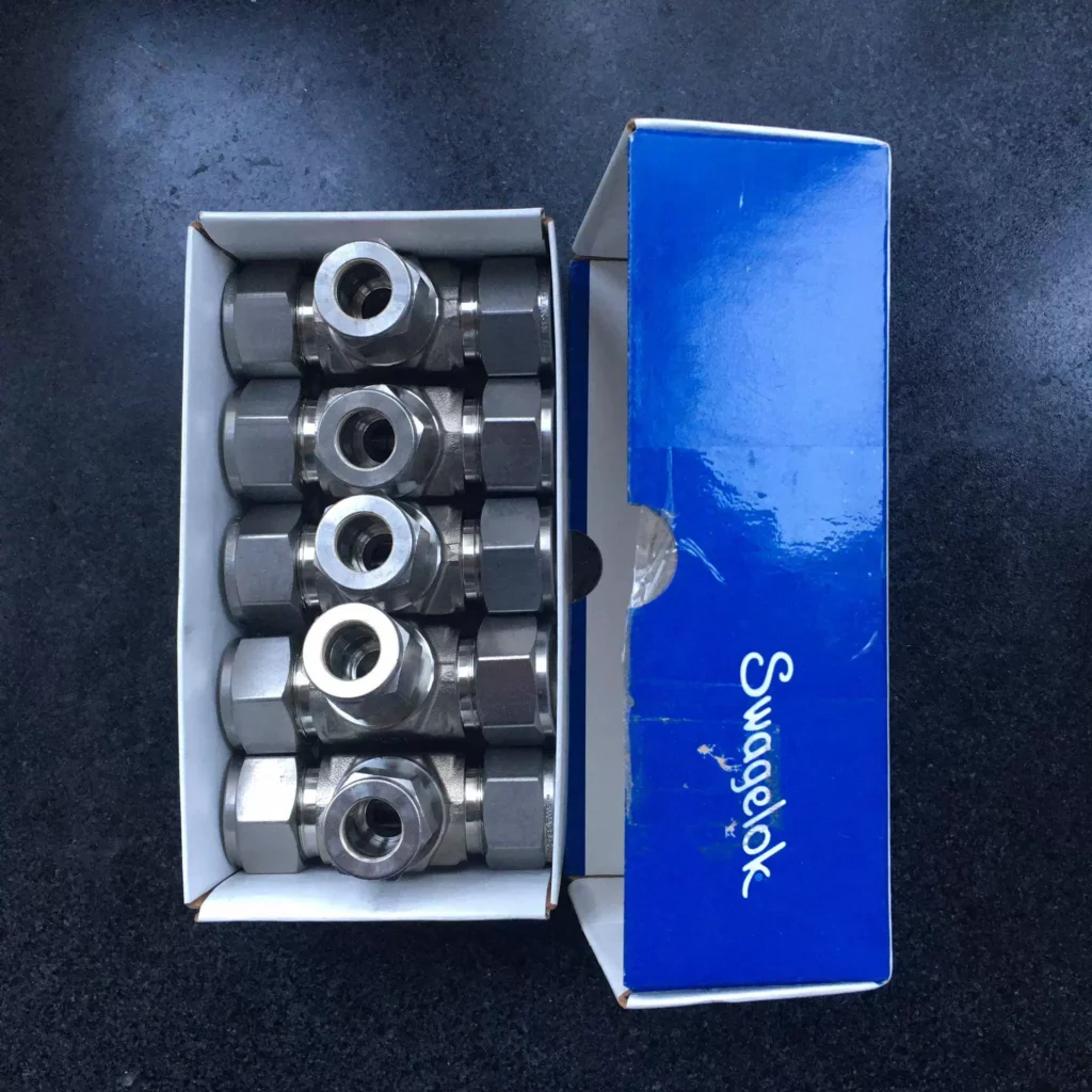 Swagelok SS-1210-3-12-8 Reducing Tee thumbnail