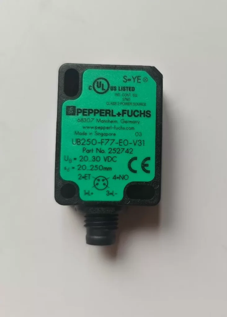 Pepperl+Fuchs Ultrasonic Sensor UB250-F77-E0-V31 thumbnail