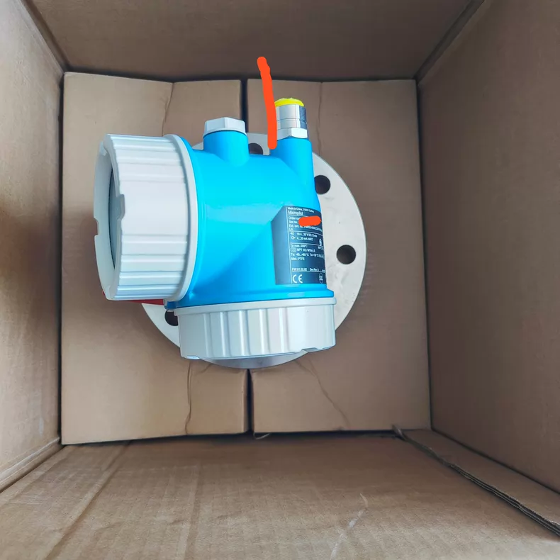 Endress+Hauser FMR52-QFKAA0 Radar Level Transmitter thumbnail