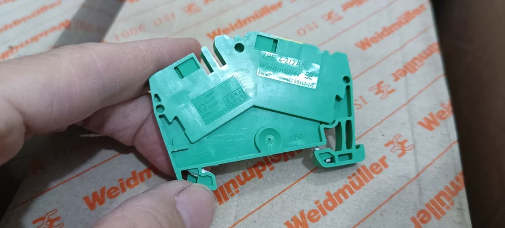Weidmuller ZPE 4-2/2AN Terminal Block thumbnail