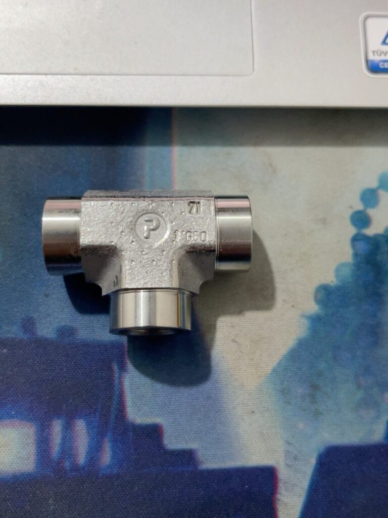 Parker 1/4MMO444MSS Tee Fitting