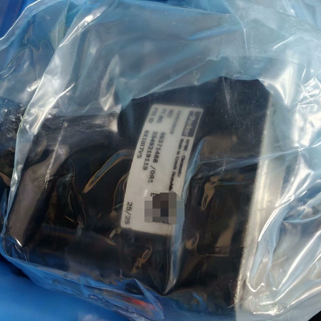 Parker PGM511B0110BS2D3NL1 Gear Pump thumbnail