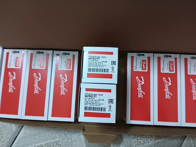 Danfoss Expansion Valve 067B2773 thumbnail