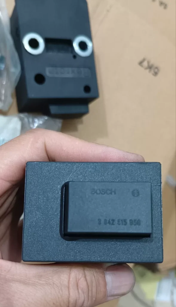 Bosch Rexroth 3842515956/53884 Valve thumbnail