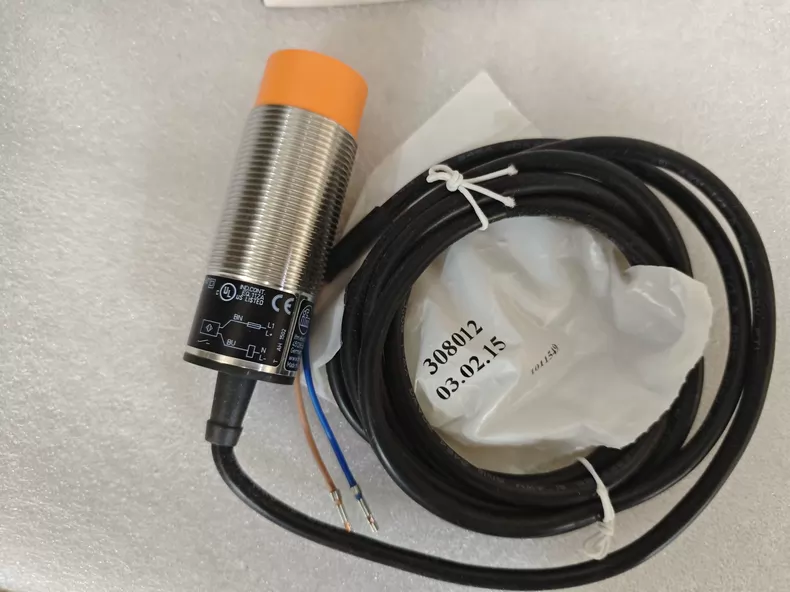 ifm Inductive Proximity Sensor II0012 thumbnail