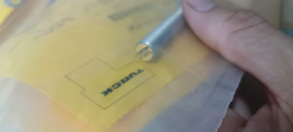 Turck BI1.5-G08-AP6X-H1341 Proximity Sensor thumbnail