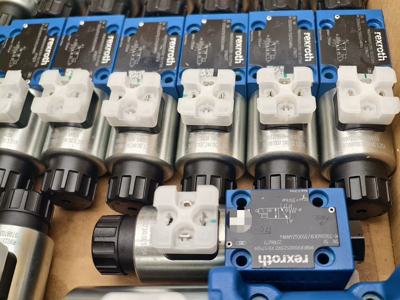 Bosch Rexroth M-3SED6CK1X/350CG24N9K4 Ball Valve