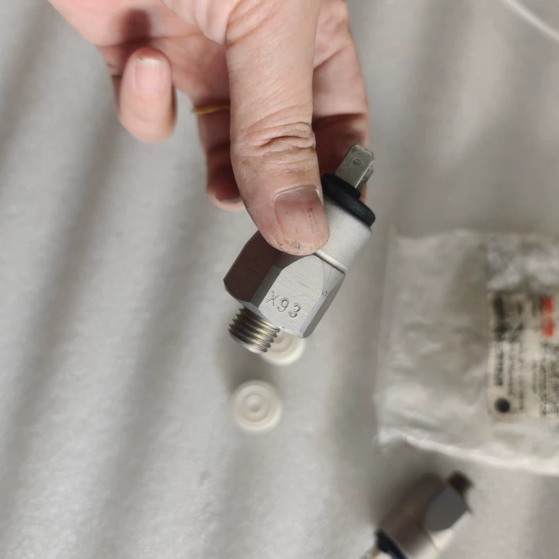 SUCO Pressure Switch 0166407023026 / 6607 thumbnail