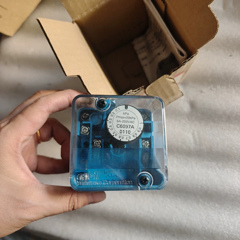 Azbil Pressure Switch C6097A0110