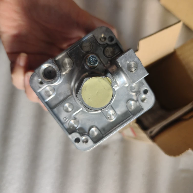 Azbil Pressure Switch C6097A0110 thumbnail