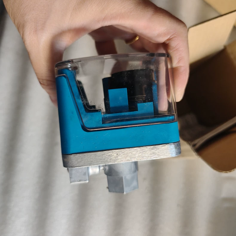 Azbil Pressure Switch C6097A0110 thumbnail