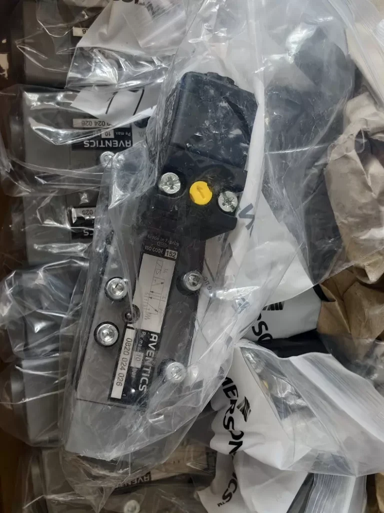 AVENTICS 0820024026 Pneumatic Valve