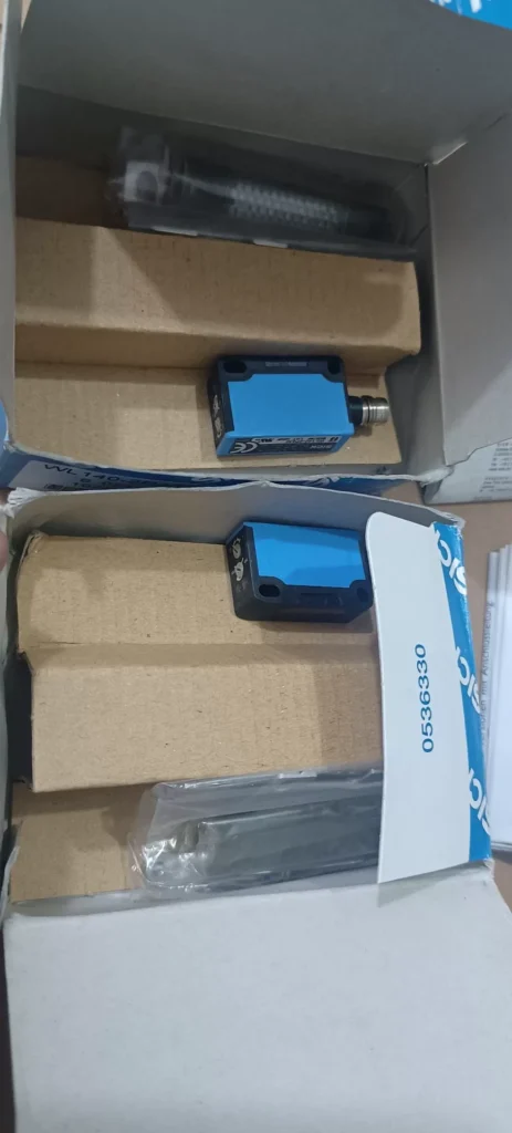 SICK WL140-2P430 Photoelectric Sensor thumbnail