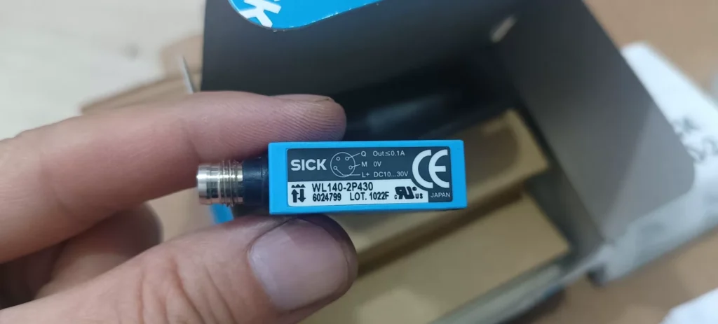 SICK WL140-2P430 Photoelectric Sensor thumbnail