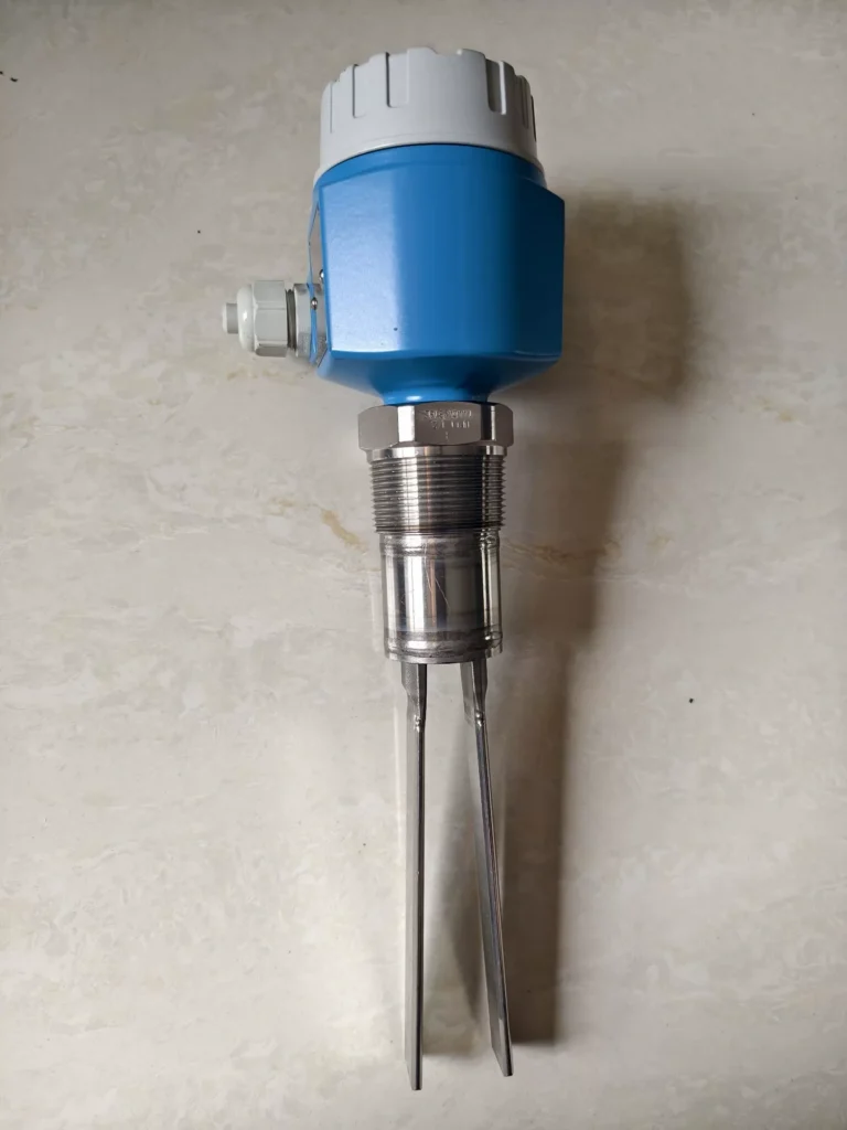 Endress+Hauser FTM50-AGJ2A4A32AA Level Switch thumbnail