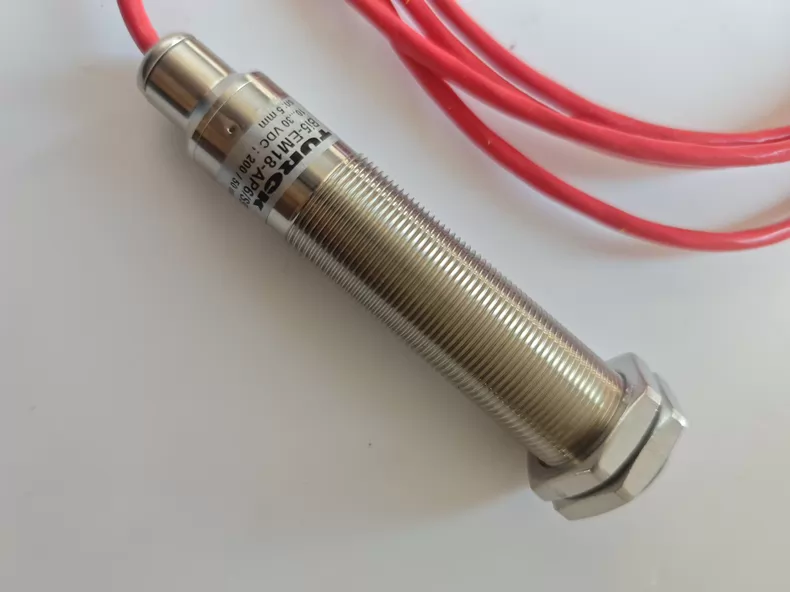 TURCK Sensor BI5-EM18-AP6/S907 thumbnail