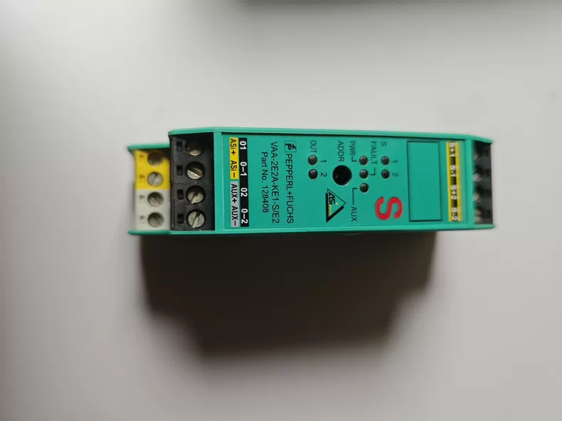 Pepperl+Fuchs VAA-2E2A-KE1-S/E2 AS-Interface Safety Module thumbnail