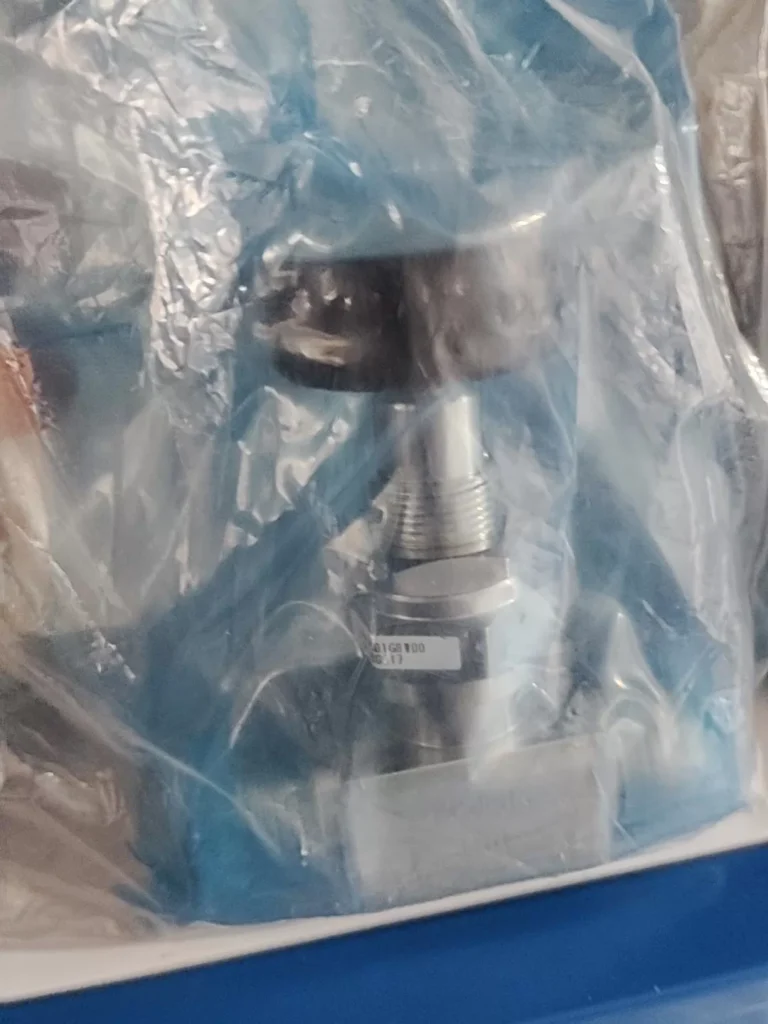 Fujikin FUB-71-9.52 Needle Valve