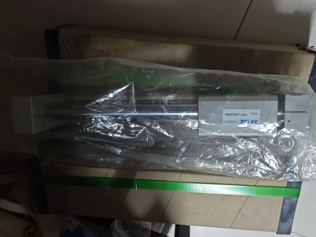 AIRTAC RMTL20X200SA Cylinder