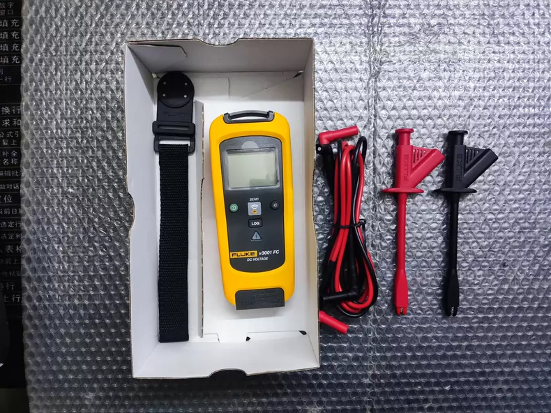 FLUKE V3001FC Wireless DC Voltage Module thumbnail