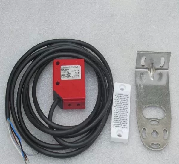 Leuze PRK 8/44 Photoelectric Sensor