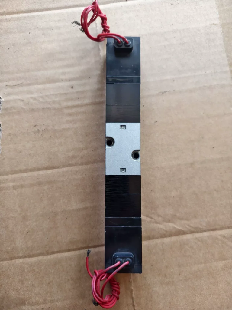 Kuroda Precision Industries PCD3406-220L Solenoid Valve thumbnail