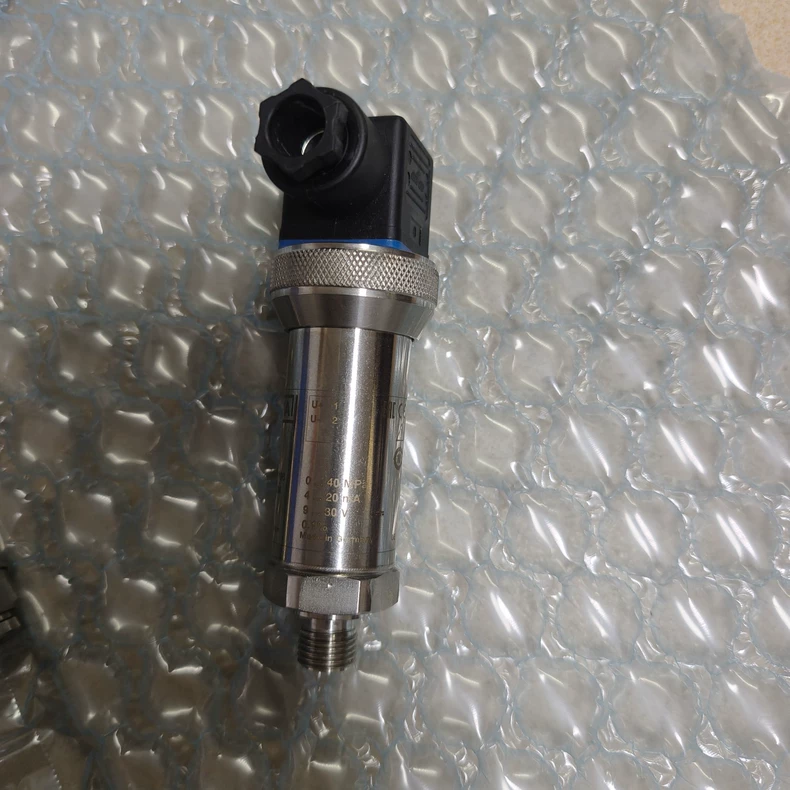 WIKA Pressure Sensor P-30 / 82137196