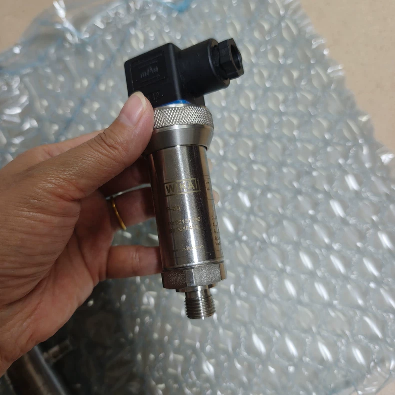 WIKA Pressure Sensor P-30 / 82137196 thumbnail