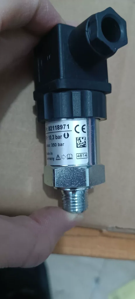 WIKA PSM02 Pressure Switch thumbnail
