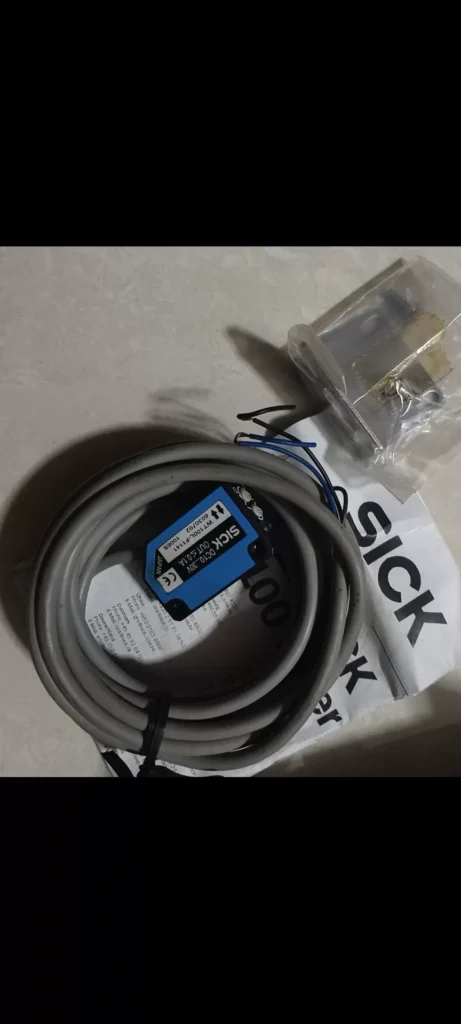 SICK WT100L-F1141 Photoelectric Sensor thumbnail