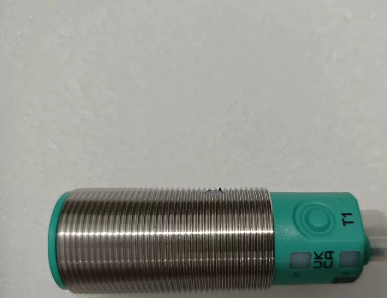 Pepperl+Fuchs Ultrasonic Sensor UC2000-30GM-2EP-IO-V15