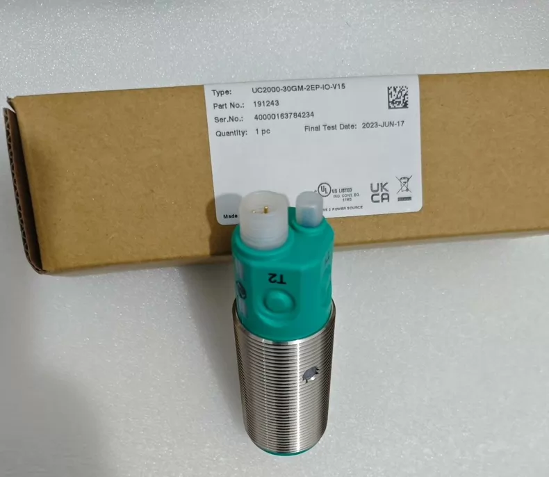 Pepperl+Fuchs Ultrasonic Sensor UC2000-30GM-2EP-IO-V15 thumbnail