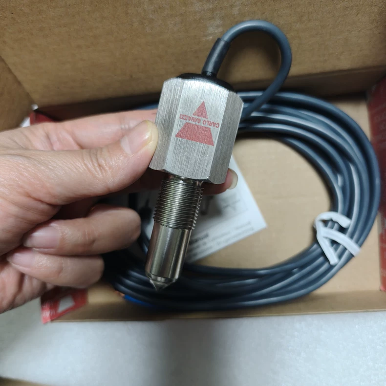 Carlo Gavazzi Liquid Level Switch VP24EPM-5M thumbnail