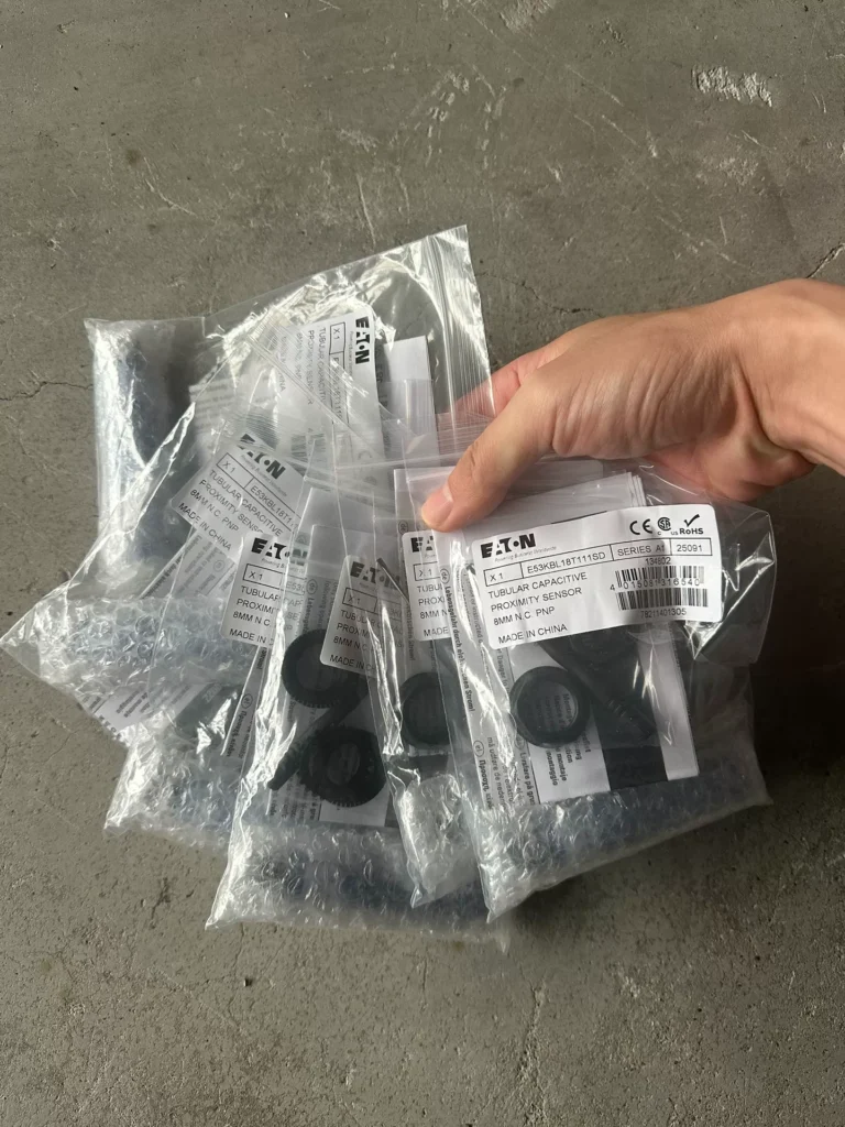 EATON E53KBL-18T111SD Proximity Switch thumbnail
