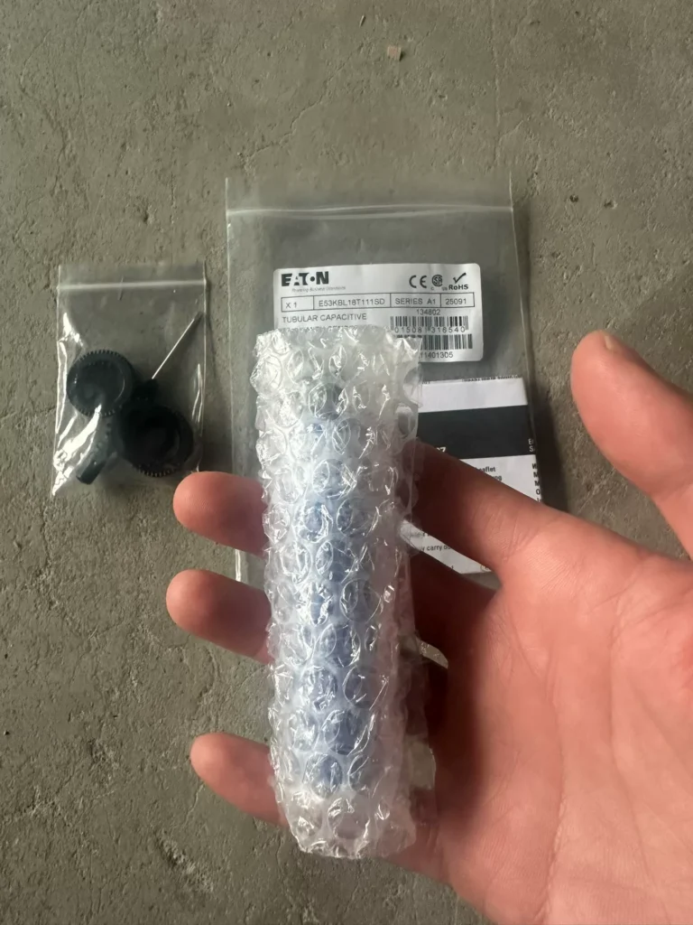 EATON E53KBL-18T111SD Proximity Switch thumbnail
