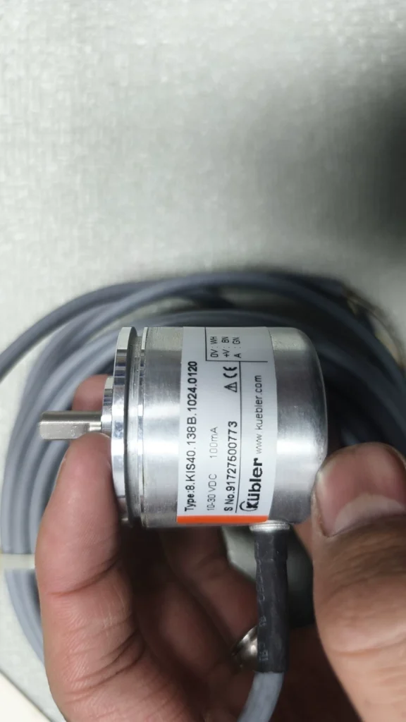 Kübler 8.KIS40.138B.1024.0120 Encoder thumbnail