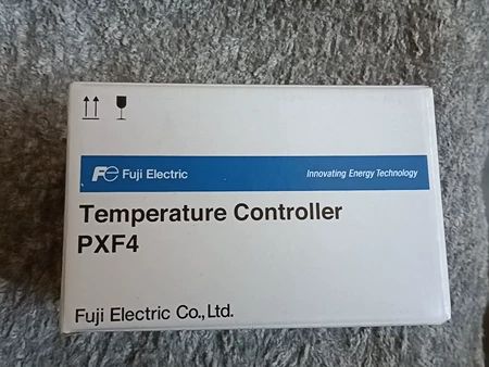 Fuji Electric PXF4 Temperature Controller