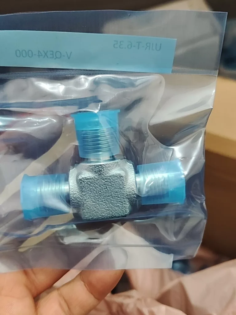 Fujikin UJR-T-6.35 Fitting thumbnail