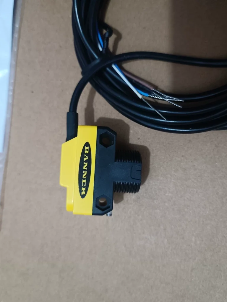 BANNER QS18VN6FF100 Photoelectric Sensor thumbnail