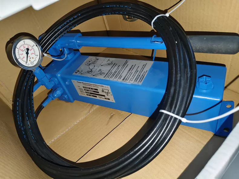 Pleiger HYH909-81-5M Hand Hydraulic Pump