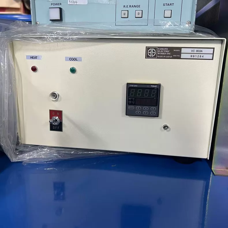 YAMATO VC-803A power supply and temperature controller