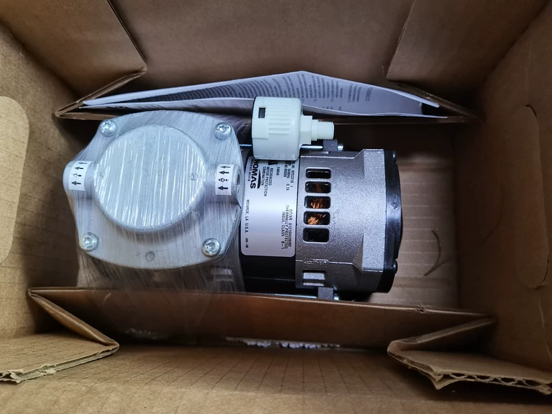 THOMAS 107CCD18 Thomas Oil-less Diaphragm Compressor thumbnail